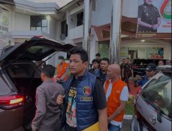 JAKSA TAHAN 4 TERSANGKA KASUS KORUPSI JALAN DUKONO USAI DISERAHKAN OLEH POLDA MALUT