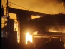 CITY MART KOTA NAMLEA LUDES TERBAKAR