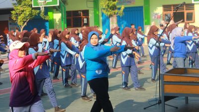 KORMI JOMBANG PROMOSIKAN SKJ JADUL DAN POCO – POCO NUSANTARA SEBAGAI OLAHRAGA PRASTUDY DI SMPN 1 MOJOAGUNG