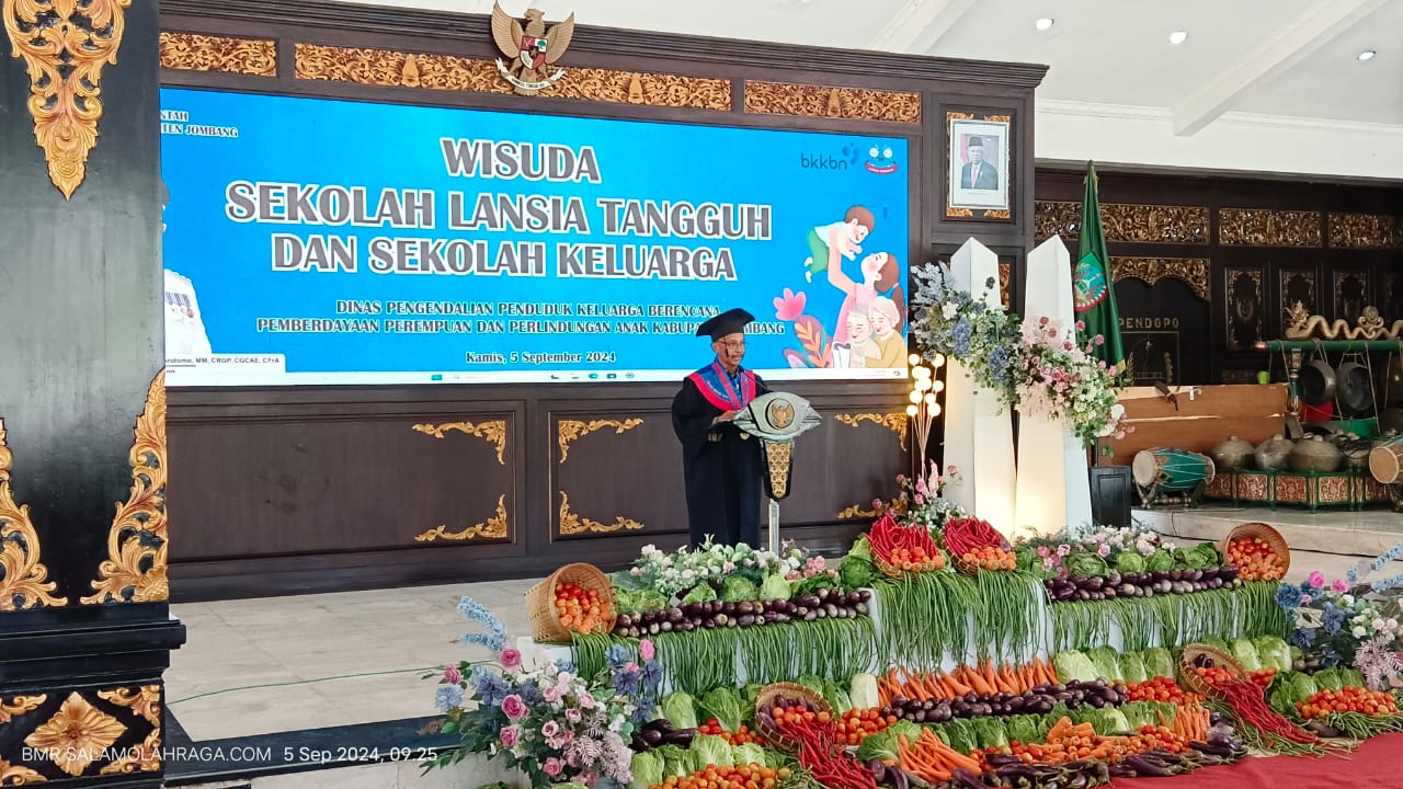 Foto: Sambutan dari salah satu peserta wisuda dari Desa Grogol Diwek.