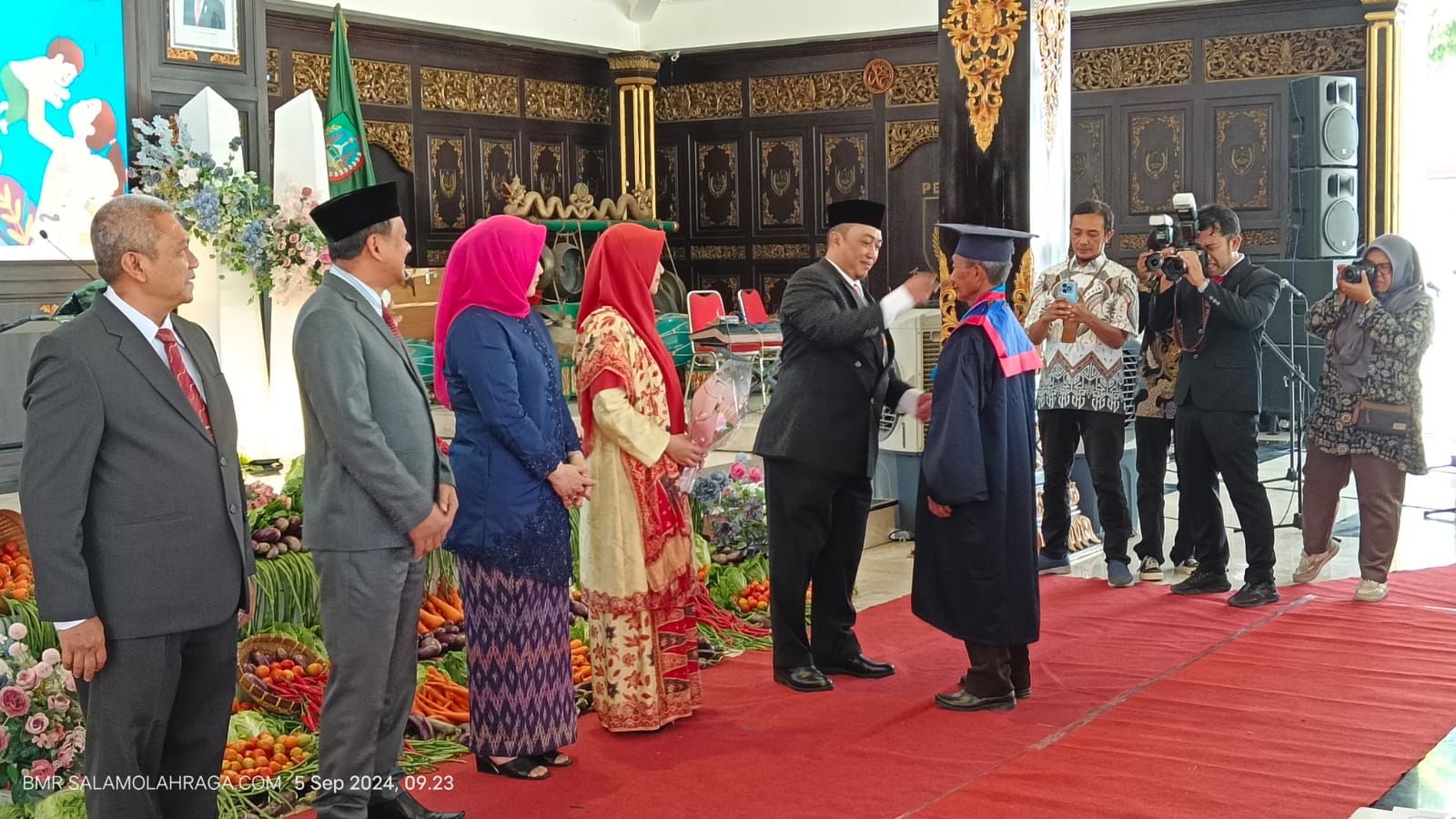 Foto: Prosesi wisuda.