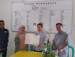 TIM PMP UNIBA BERIKAN ALAT PRODUKSI KERAJINAN PADA BUMDES MAJU BERSAMA DESA PONDOK KAHURU KECAMATAN CIOMAS SERANG