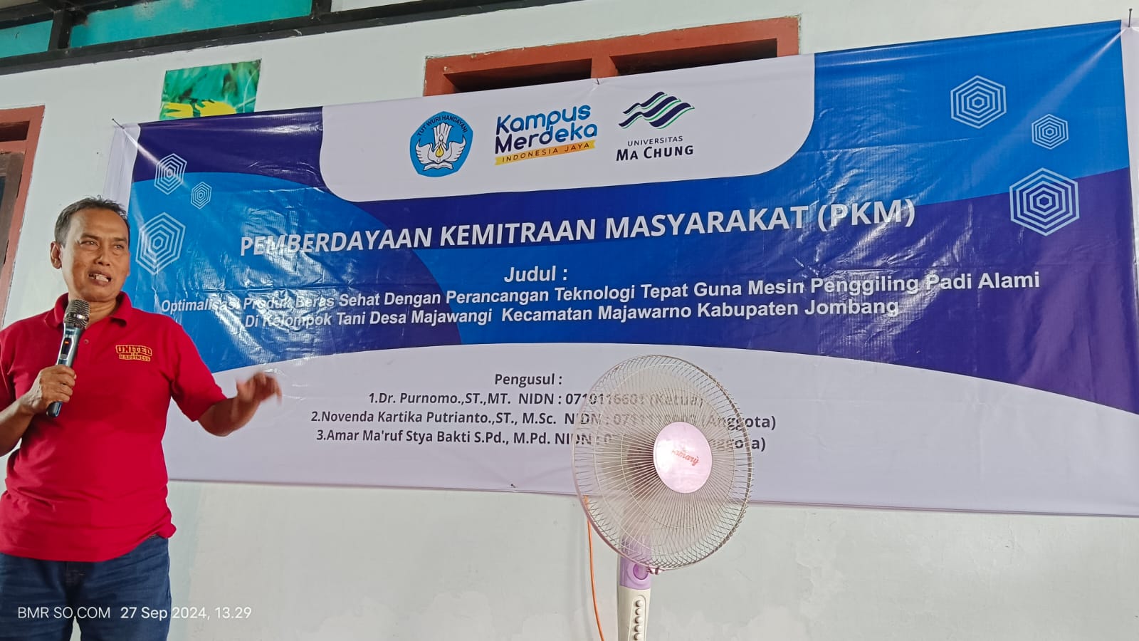 Foto: Dr. Purnomo, ST., MT., dalam memberikan pelatihan kepada Kelompok Tani Sri Mojo Mojodukuh Mojowangi Mojowarno.