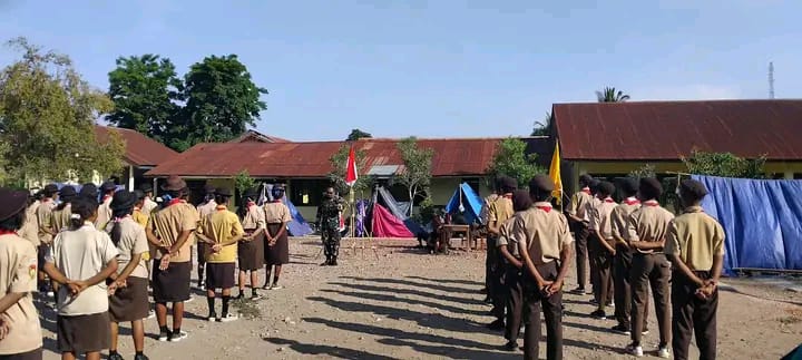 Foto: Yonif 744 Abang Abdur Kadir Zaelani saat membawakan materi PBB.