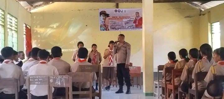 Foto: Satuan Polres Timor Tengah Utara dalam membawakan materi.