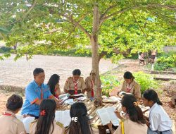 SMKN Noemuti Timor Tengah Utara Budayakan Literasi pada Siswanya
