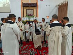 IBADAH PELEPASAN PENDETA TRI KRIDHANINGSIH DIBARENGI DENGAN LAUNCHING BUKU SEJARAH AMBABADDI BONGSOREDJO DI GKJW BONGSOREJO JOMBANG