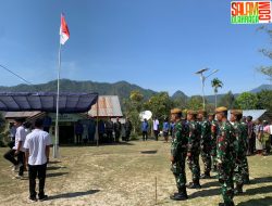 Upacara 17-an di Desa Nilulat, Satgas Pamtas Yon Arhanud 15/DYB Jalin Keakraban dengan Masyarakat