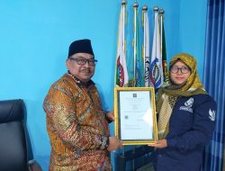Penyerahan Sertifikat Pendaftaran Badan Hukum BUMDes Sapta Buwana Sidowarek Jombang