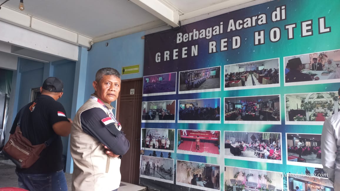 Foto: Beberapa anggota BAWASLU hadir untuk melakukan pengawasan.