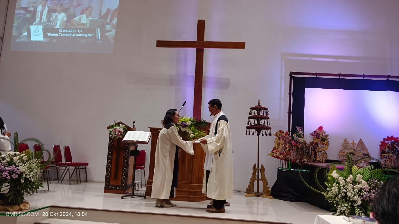 Foto: Pergantian pelayan firman.