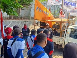 Ribuan Buruh Demo di Kantor Gubernur Jawa Timur