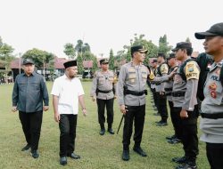 Kapolres Jombang Pimpin Langsung Apel Pergeseran Personel ke TPS untuk Pastikan Kamtibmas Aman dan Kondusif