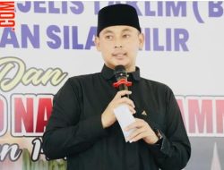 HARI AIDS SEDUNIA WAHYUDI HIDAYAT BERI EDUKASI KE WARGA KAPUAS HULU