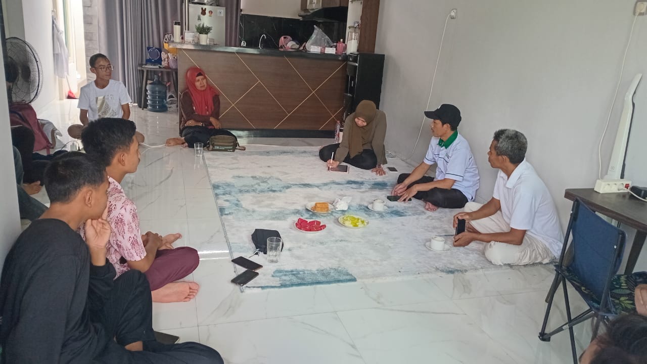 Foto: Rapat koordinasi galang donasi dan bantuan untuk korban banjir di Kesamben Jombang.