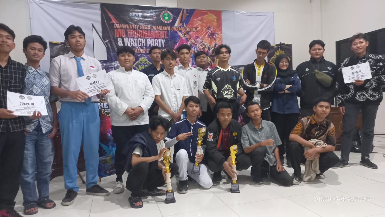 Foto: Pelajar dan Mahasiswa pemenang Mobile Legend BangBang Tournament CHI Jombang.