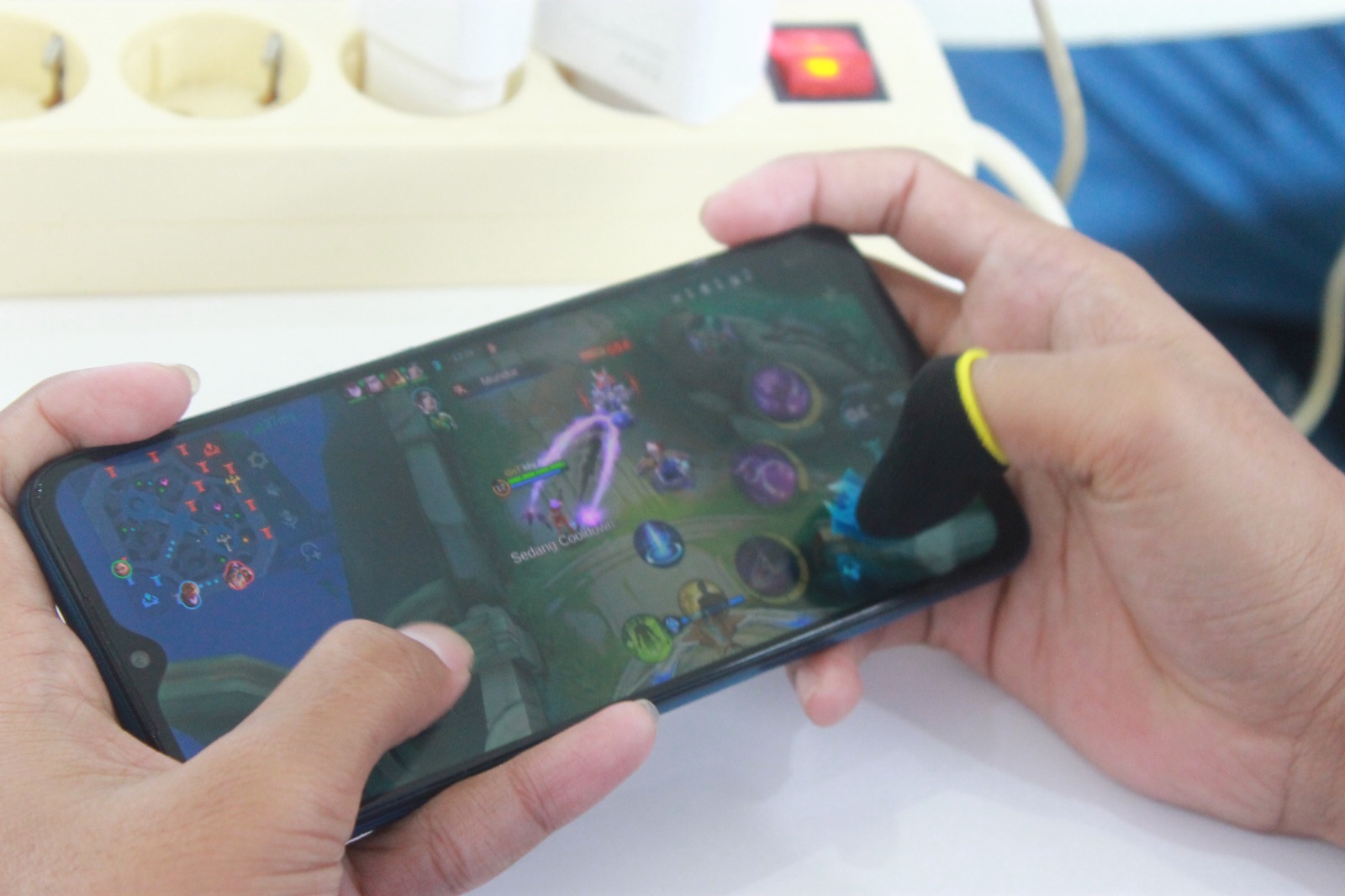 Foto: Tampilan Mobile Legend Online Game saat dimainkan peserta dalam turnamen.