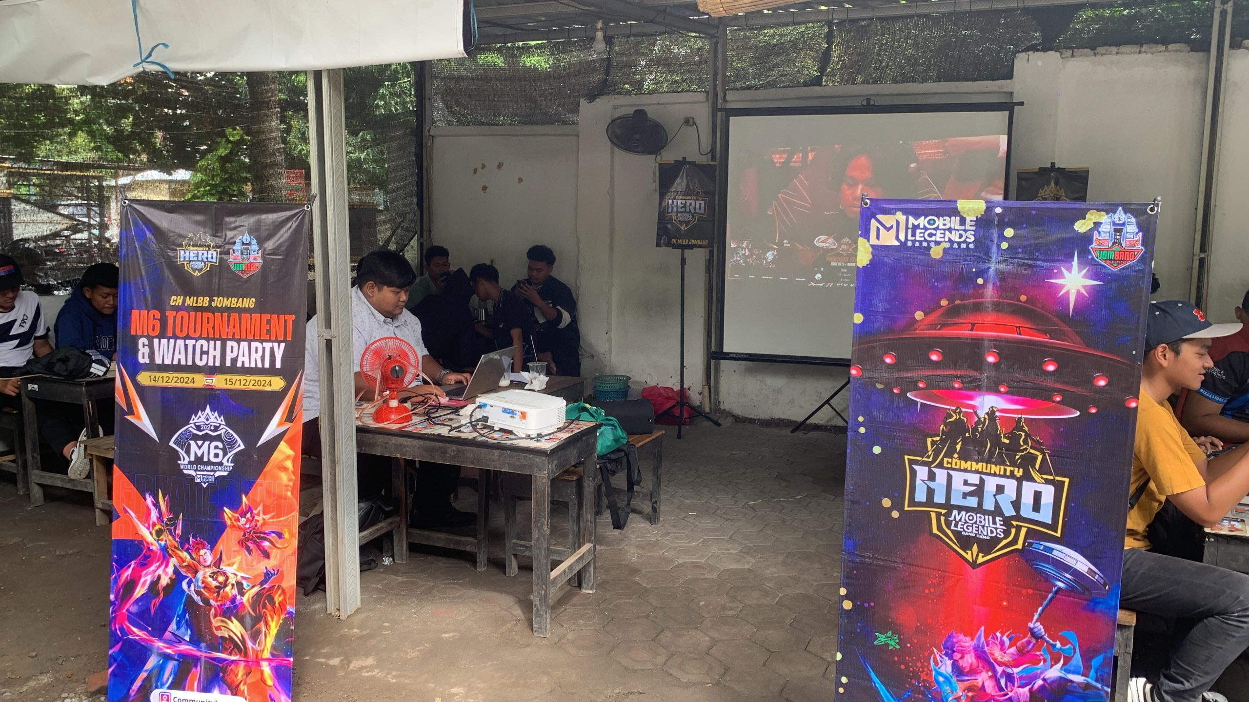 Foto: Ahmad Dhiyaur Leader CHI Jombang saat memimpin kompetisi MLBB di Jombang.