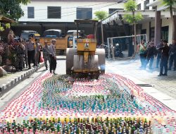Polres Jombang Musnahkan 3.627 Botol Miras Berbagai Merk
