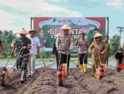 Kapolres Jombang dan Forkopimda Tanam Jagung Serentak 1 Juta Hektar