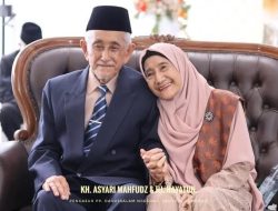 Drs. KH. Asyari Mahfudz, Pengasuh Ponpes Darussalam Jombang Berpulang