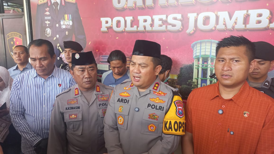 Foto: Kapolres Jombang berpesan untuk berantas miras sebagai awal dari segala kejahatan.