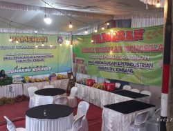 DISDAGRIN JOMBANG PROMOSIKAN PRODUK UMKM BINAAN DI KENDUREN WONOSALAM