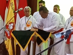 DUA JENDERAL BRIMOB DIKUKUHKAN SEBAGAI PENDEKAR KEHORMATAN PERGURUAN SILAT KELATNAS INDONESIA PERISAI DIRI