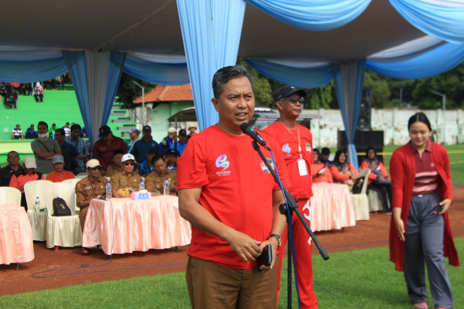 Foto: Bapak Ronny Yulianowarso, AP., M.HP saat membuka acara Gala Siswa Indonesia SD/MI Sidoarjo di Stadion Jenggolo.