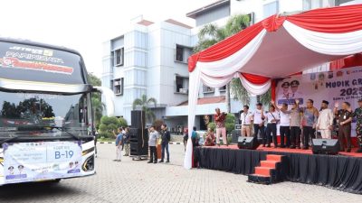 Pelepasan Peserta Mudik Gratis Gresik 2025