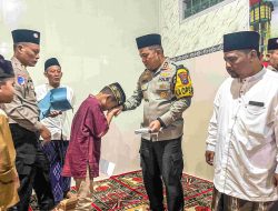 Kunjungi Ponpes Fattahul Muhibbin, Kapolres Jombang Santuni Anak Yatim