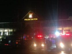 GEDUNG LANTAI 3 POLDA BANTEN TERBAKAR