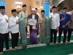 Safari Ramadan di Surulangun, Wabup Muratara Beri Bantuan dan Ajak Warga Sampaikan Aspirasi