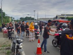 Ormas BPPKB DPRT dan DPAC Berbagi Takjil untuk Pengguna Jalan di Desa Tambak