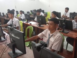 SMAS Pelita Karya Gelar Simulasi Ujian Berbasis CBT dengan Handphone Android