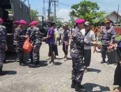 Saling Berbagi, Yonmarhanlan I Gelar Jumat Berkah di Belawan