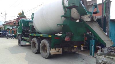 Pembangunan Jalan Japak Dimulai di Desa Amansari Rengasdengklok