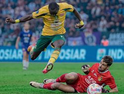 Persebaya Ditahan Imbang Persik, Persib Bandung Kunci Gelar Juara Liga 1 2024/2025