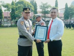 Kapolres Jombang Beri Penghargaan kepada 18 Anggota Berprestasi dan Berdedikasi