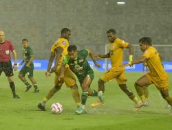 Persebaya Surabaya Ditahan Imbang Semen Padang 1-1 di Gelora Bung Tomo