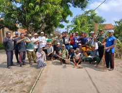 Kegiatan Jumat Bersih Desa Dukuhkarya Karawang Berlangsung dengan Semangat Gotong Royong