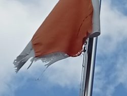 Bendera Merah Putih Sobek Dikibarkan, Astra Motor Kota Banjar Tuai Sorotan
