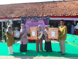 SDN Kalangsari 2 Gelar Acara Pelepasan Siswa Kelas VI dan Kenaikan Kelas Serta Berikan Santunan Anak Yatim