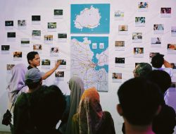 Gresik Movie Gelar Pameran Arsip “Layar Berkembang” di Kampung Kemasan
