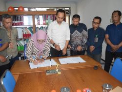Perhutani Jombang dan CV Sarana Prima Bersama Teken PKS Agroforestri Tebu, Libatkan Masyarakat Lokal