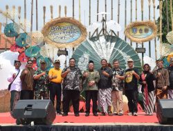 “Miagan Umbrella Fest 2025” Pukau Ribuan Warga: Tunjukkan Semangat Gotong Royong dan Kreativitas Lokal