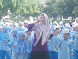Santri dan Guru MI Al Fithrah Surabaya Gelar Senam Pagi Bersama untuk Jaga Kebugaran dan Pererat Kebersamaan