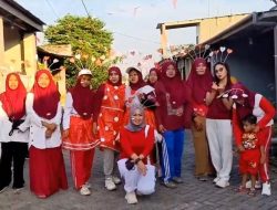Semarak HUT RI ke-80, Warga Perum AMR Rayakan dengan Jalan Sehat Kostum Unik