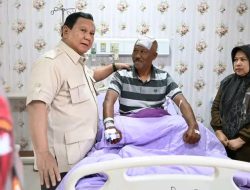 Temui Korban Demo Anarkis, Prabowo Tegaskan Komitmen Lawan Korupsi dan Lindungi Rakyat
