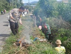 Polsek Tigalingga dan TNI Gelar Gotong Royong Bersama Warga Palding